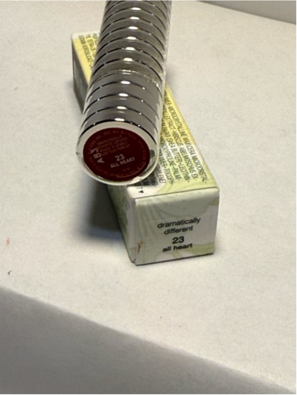 LAST ONE! Clinique 23 All Heart Dramatically Different Lipstick New In Box - Picture 5 of 5